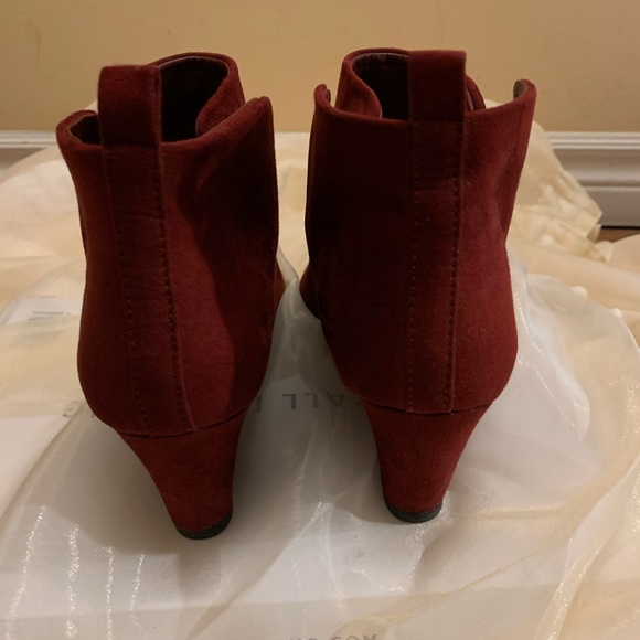 Red velvet boots with a little wedge - Picture 3 of 5